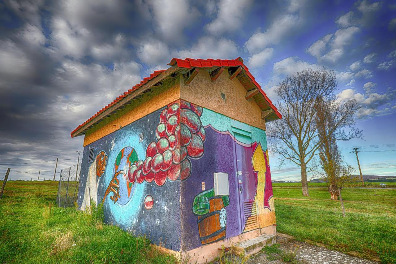 Condrieu Comme A La Maison Eksteriør billede